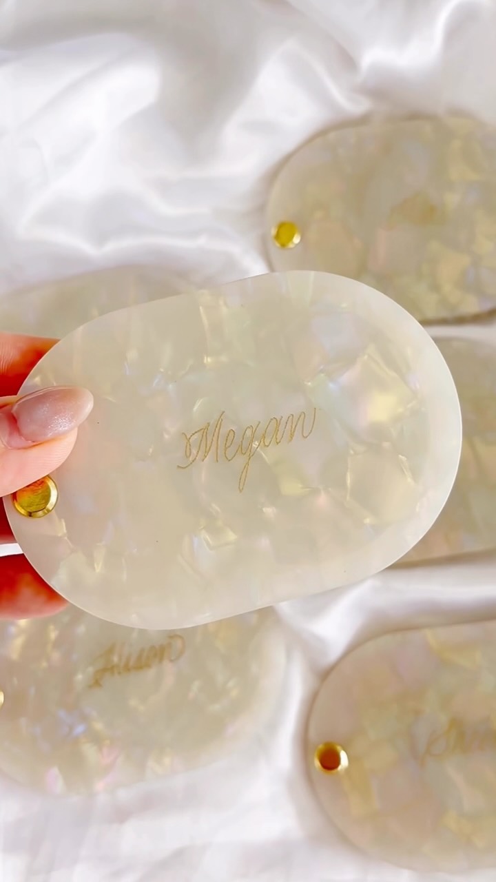 A little peek behind the scenes at my desk ✨

A thoughtful gift, made even more special with a name 🤍

Hi, I’m Flo 👋 I’m a Perth-based calligrapher, hand engraver, heat foiling and product painter specialising in live personalisation for brand activations, retail events, corporate celebrations, product launch and weddings.

hello@floryntina.com
www.floryntina.com

#perthevents #livepersonalisation #perthcalligrapher #eventactivation #perthartist